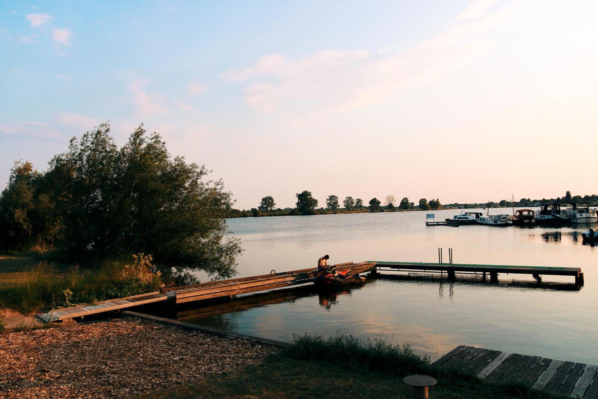 Luxury Lake Lodge Alphen  Bagian luar foto